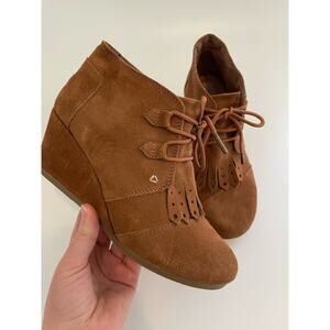 Toms Size 8.5 Brown Bootie Heels Tassel Lace Up Suede